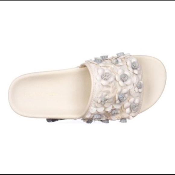 Avec Les Filles white floral slide sandals - Picture 2 of 5